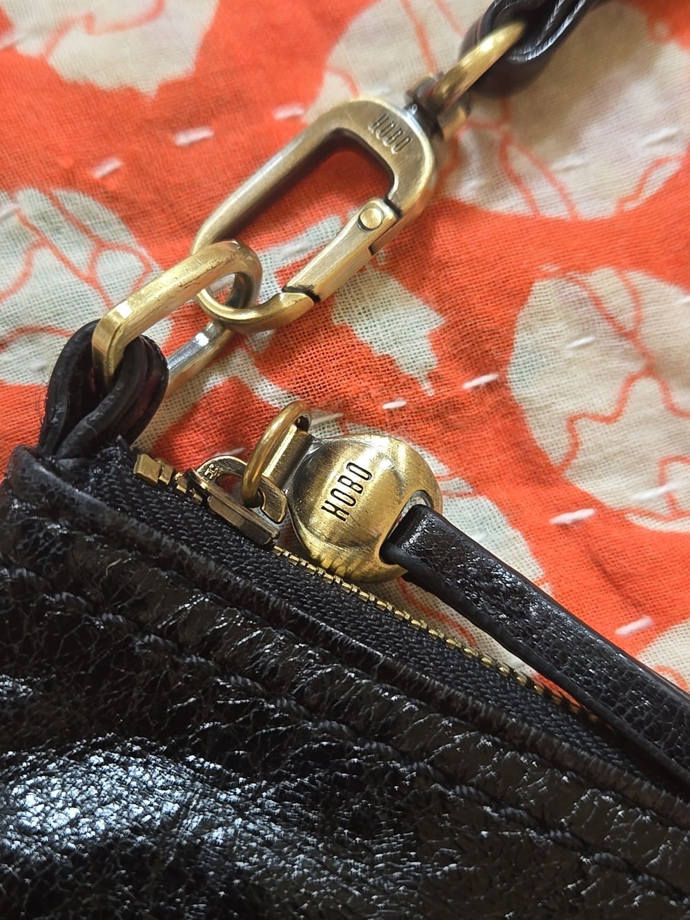 HOBO Darcy Convertible Wristlet - Picture 8 of 13
